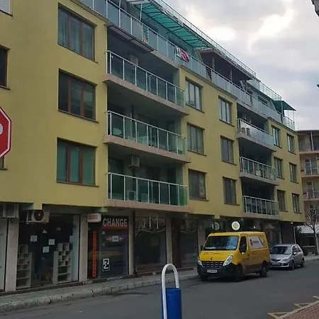 Студио Apartment Pomorie